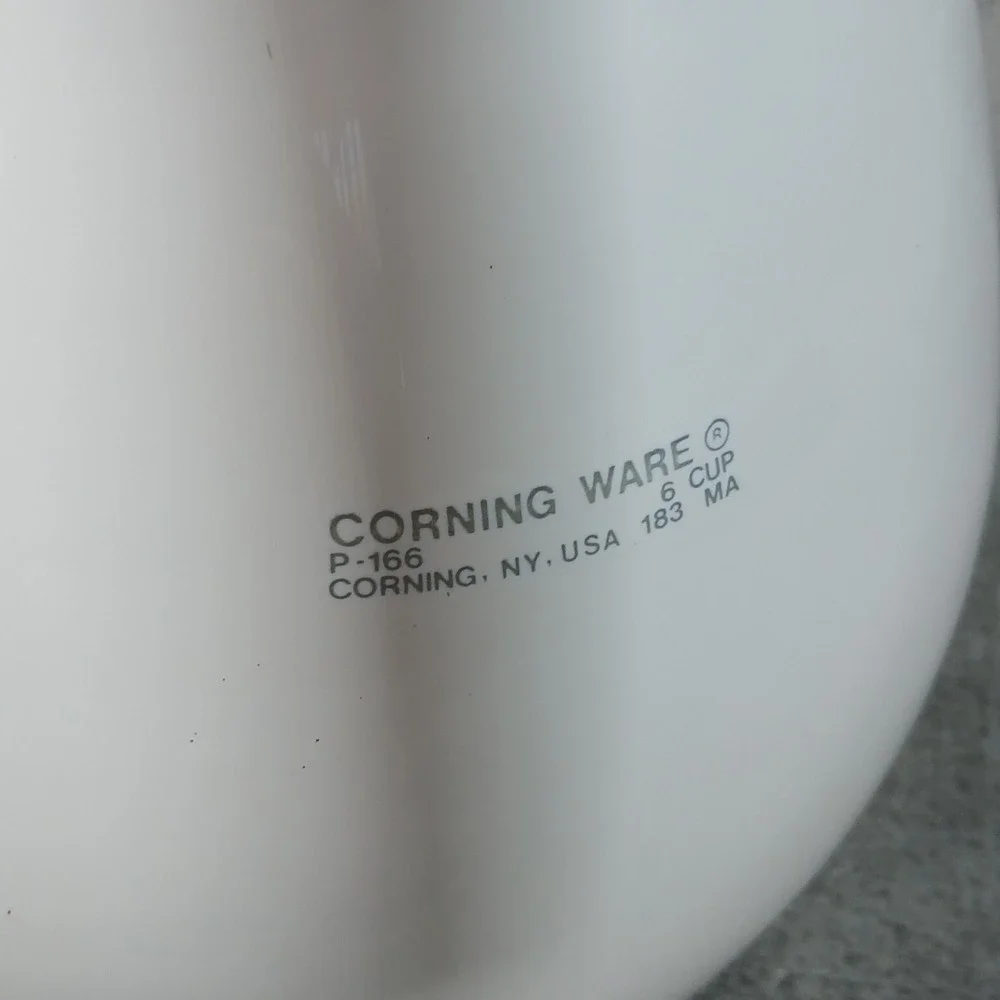 Corning Ware P-166 Spice O Life Coffee Teapot 6 Cup White Vintage Kitchen 1970s